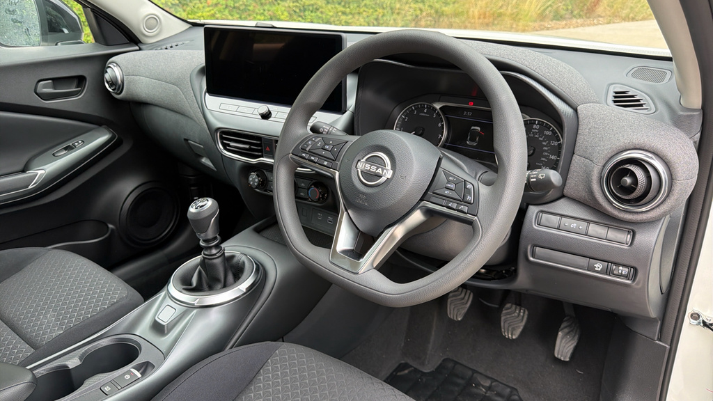 Nissan Juke 1.0 Dig-t Tekna White #9