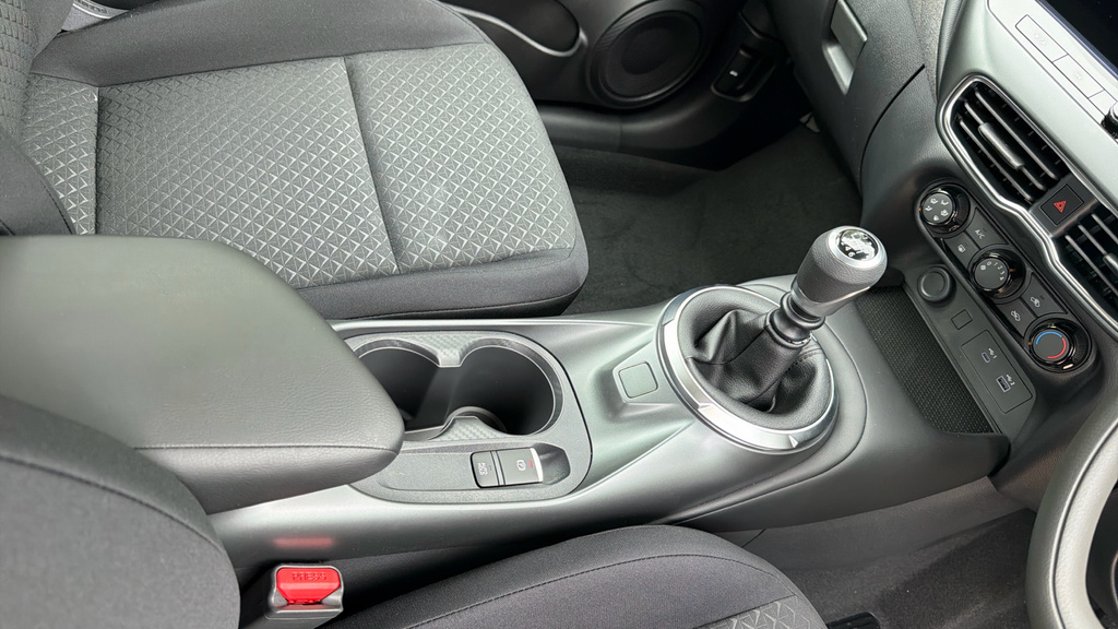 Nissan Juke 1.0 Dig-t Tekna White #37