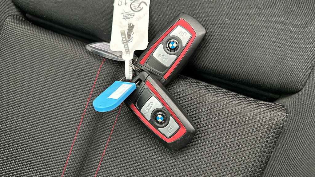 BMW 2 Series 218I Se Red #26
