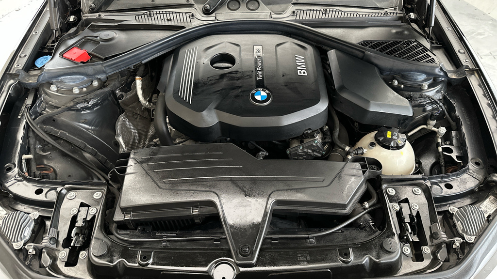 BMW 2 Series 218I Se Red #20