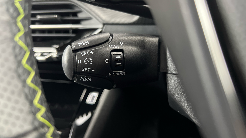 Peugeot 2008 1.2 Puretech Active Grey #22