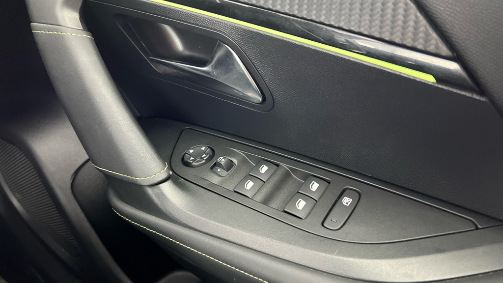 Peugeot 2008 1.2 Puretech Active Grey #17