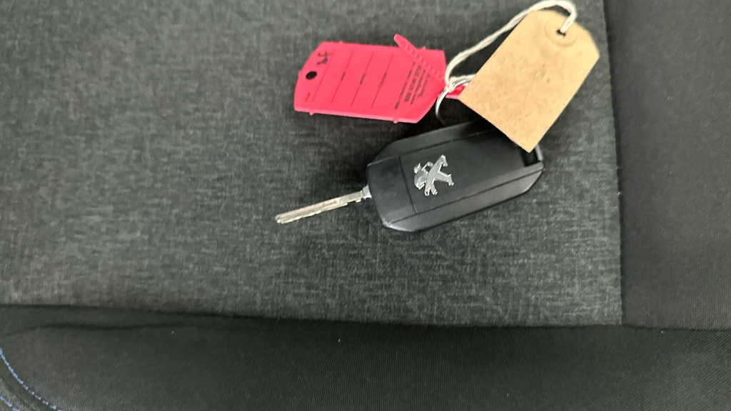 Peugeot e-Rifter Allure Premium Blue #28