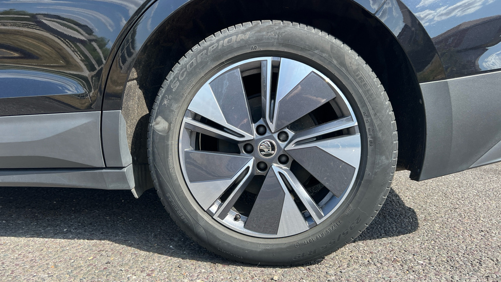 Skoda ENYAQ Suv Grey #25