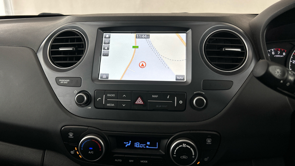 Hyundai I10 White #16