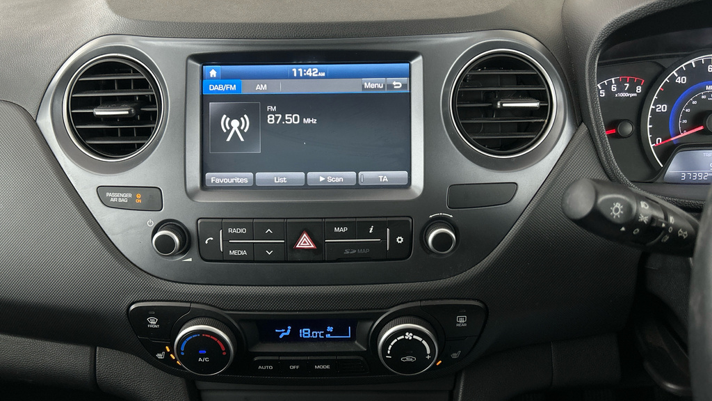 Hyundai I10 White #14