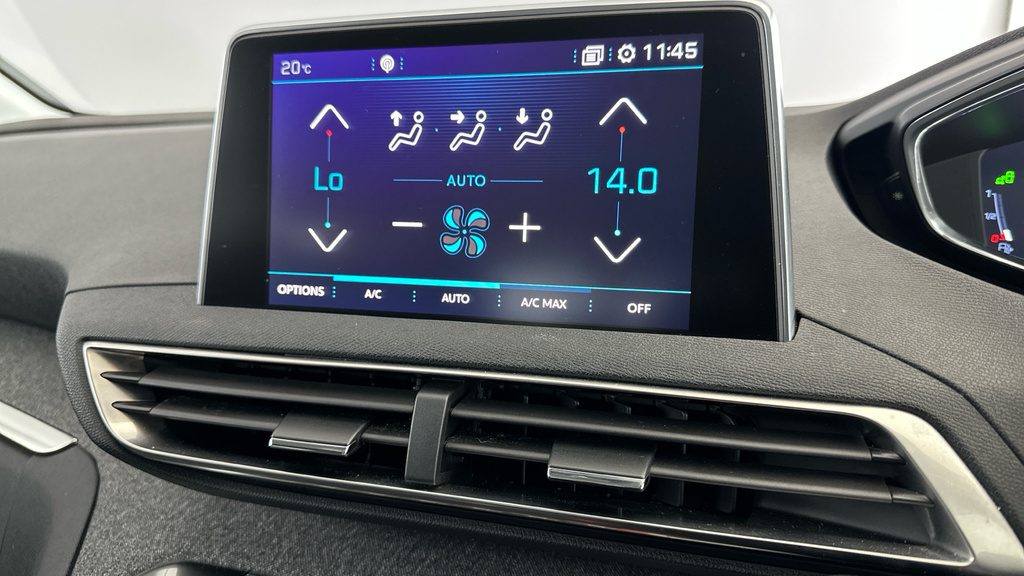 Peugeot 3008 1.2 Puretech Active Red #18