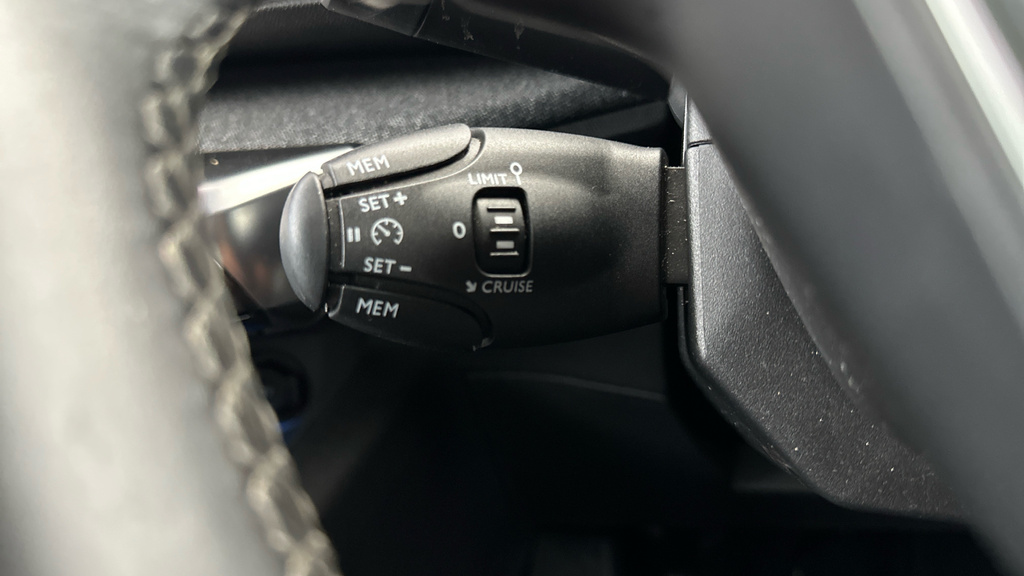 Peugeot 3008 1.2 Puretech Active Red #13
