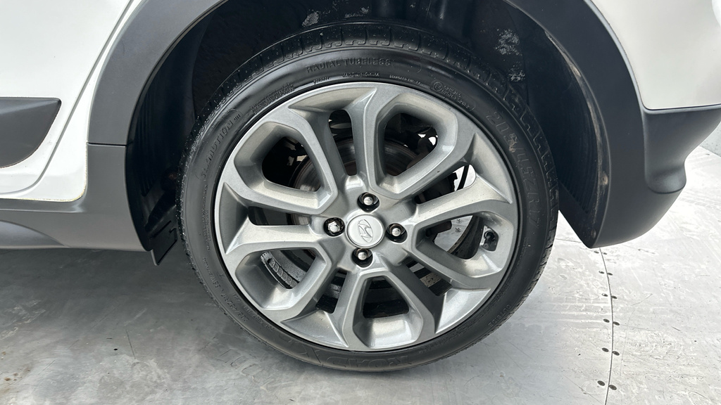Hyundai I20 1.2 Se White #21