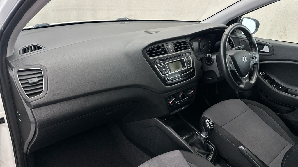 Hyundai I20 1.2 Se White #11