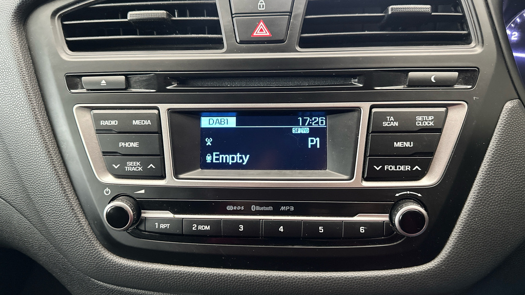 Hyundai I20 1.2 Se White #15
