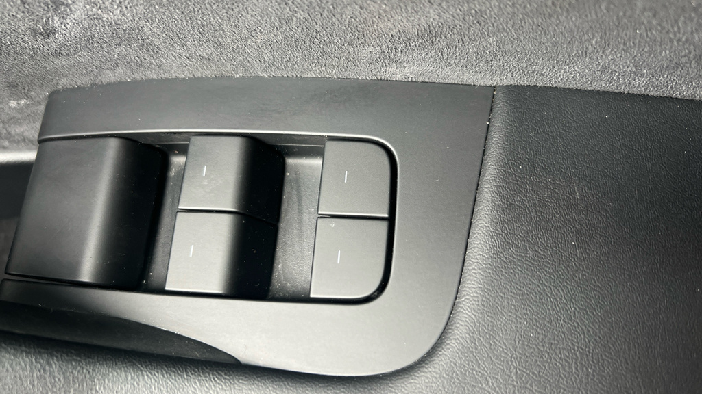 Tesla Model Y Dual Motor Long Range Suv 4Wde Black #30
