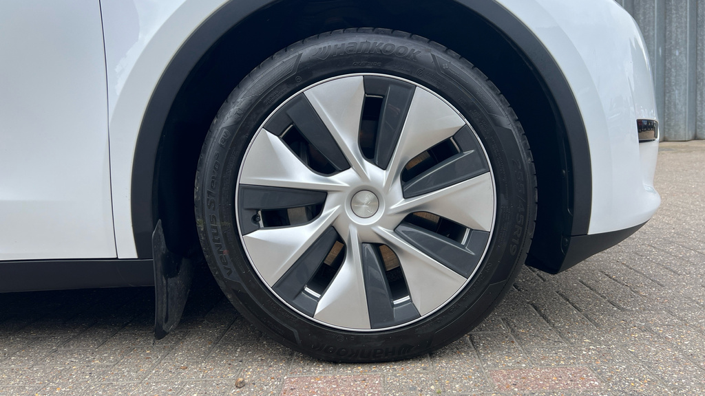 Tesla Model Y Dual Motor Long Range Suv 4Wde Black #20