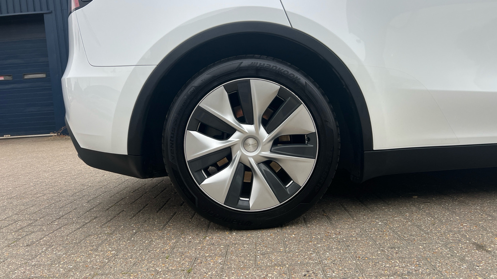 Tesla Model Y Dual Motor Long Range Suv 4Wde Black #19