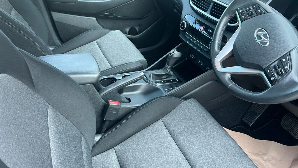 Hyundai Tucson  Black #31