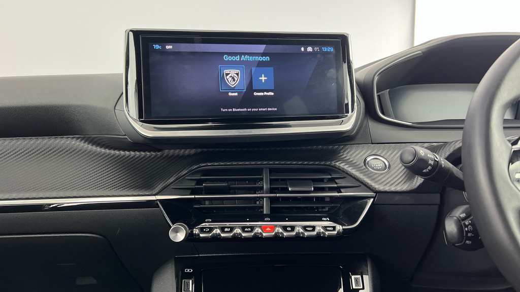 Peugeot 2008 1.2 Puretech Active White #18