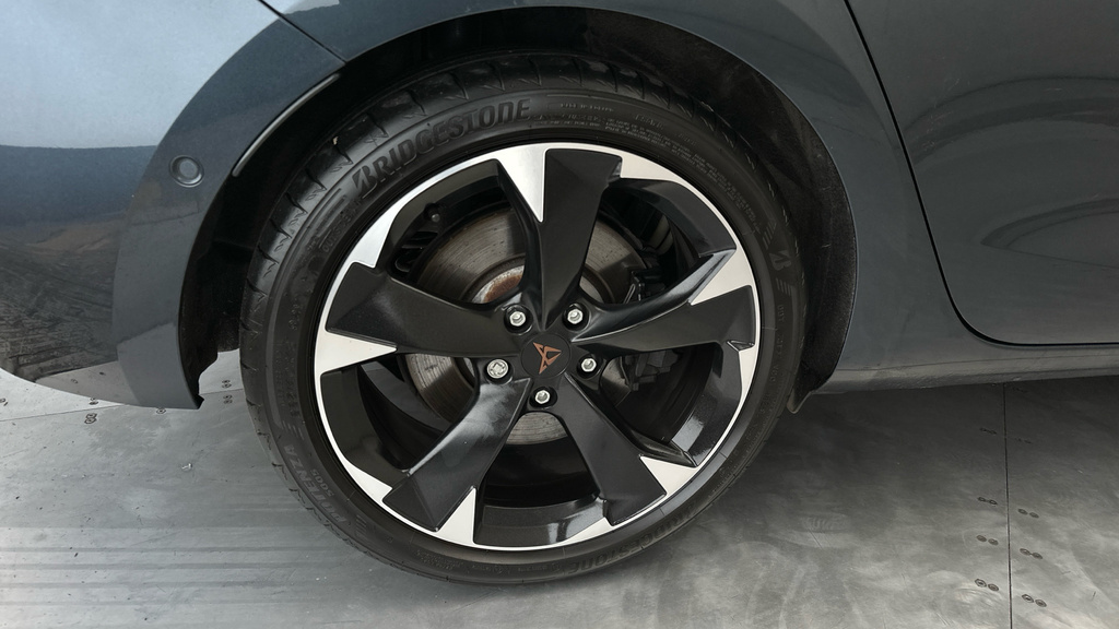 Cupra Leon Cupra Estate 2.0 Tsi Vz2 Dsg 4Drive Black #26