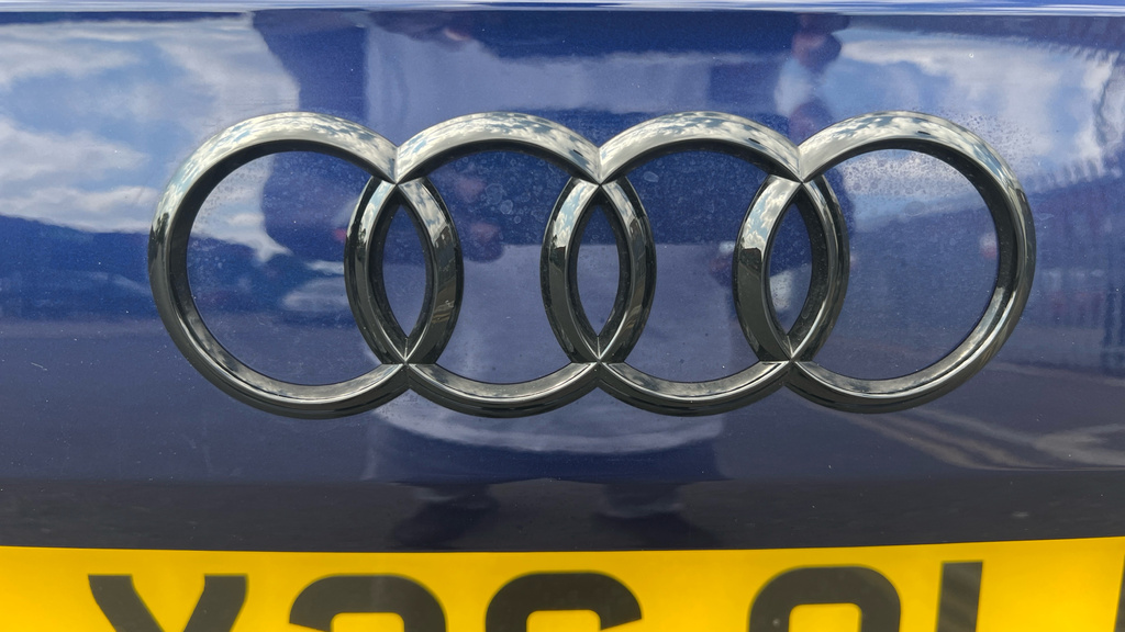 Audi Q2 Audi Q2 S Line 35 Tfsi S-a Blue #50