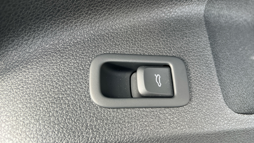 Audi Q2 Audi Q2 S Line 35 Tfsi S-a Blue #49