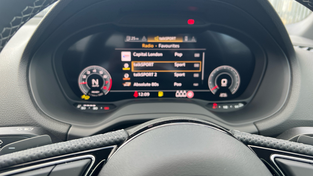 Audi Q2 Audi Q2 S Line 35 Tfsi S-a Blue #60