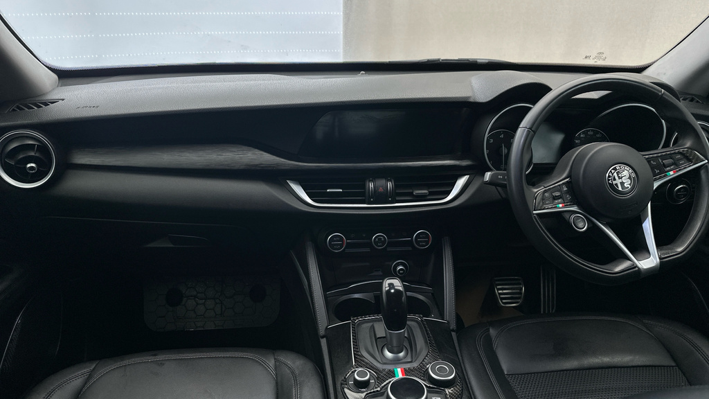 Alfa Romeo Stelvio Green #13