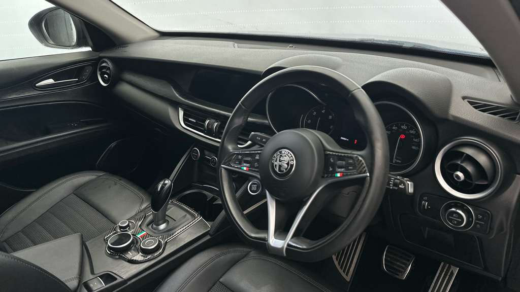 Alfa Romeo Stelvio Green #11