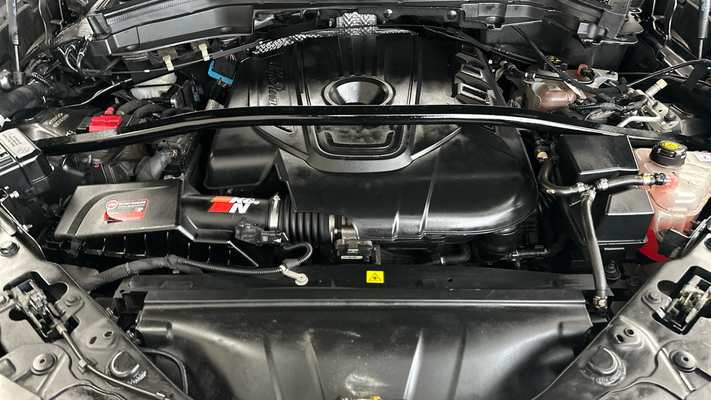 Alfa Romeo Stelvio Green #22