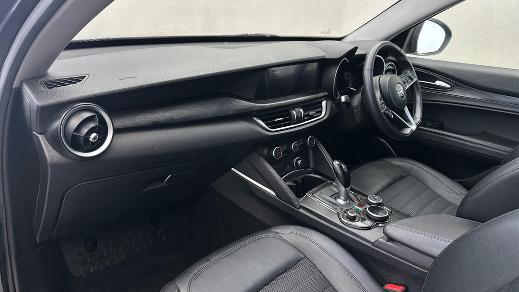 Alfa Romeo Stelvio Green #12