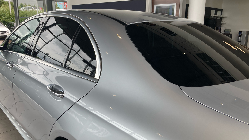 Mercedes-Benz E Class E300e Amg Line Premium Plus 9G-tronic Silver #30