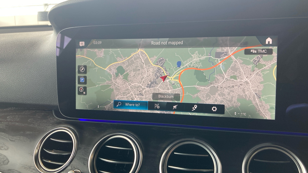 Mercedes-Benz E Class E300e Amg Line Premium Plus 9G-tronic Silver #42