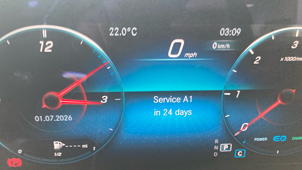 Mercedes-Benz E Class E300e Amg Line Premium Plus 9G-tronic Silver #28
