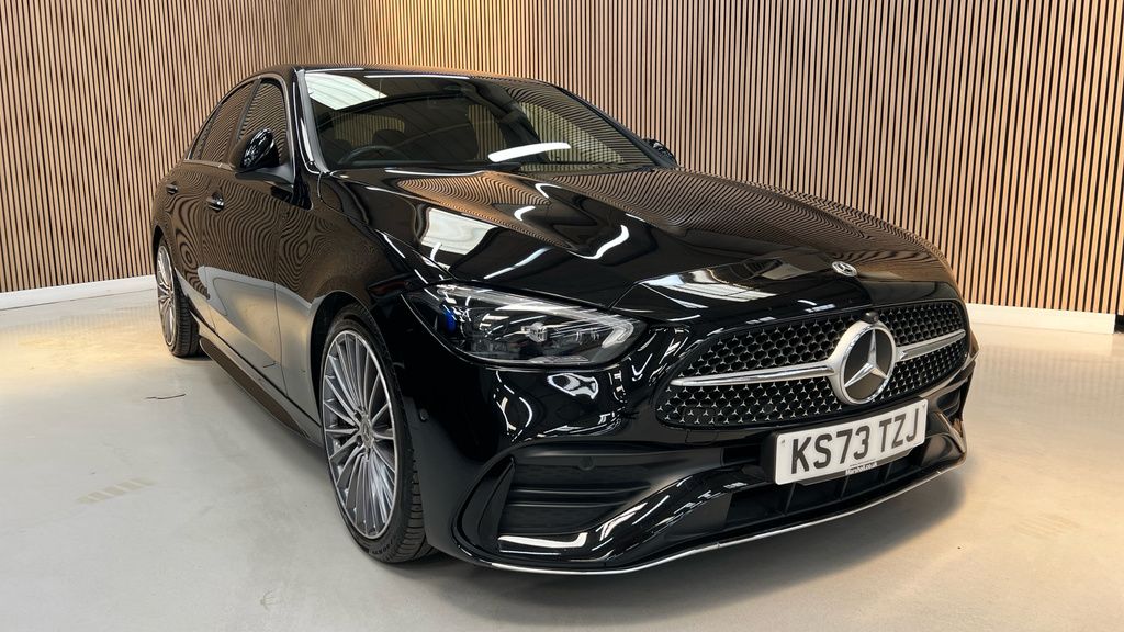 Mercedes-Benz C Class Saloon Red #34