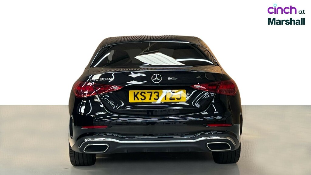 Mercedes-Benz C Class Saloon Red #4