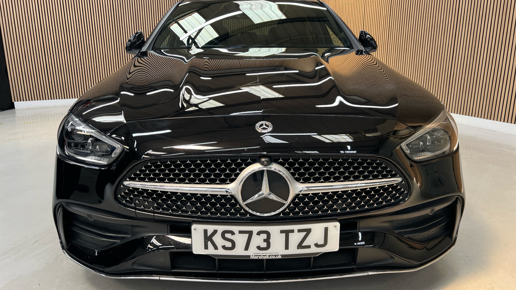 Mercedes-Benz C Class Saloon Red #33