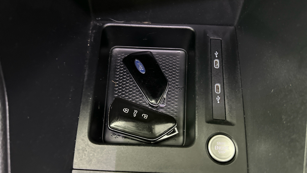 Ford Grand Tourneo Connect Active Red #29