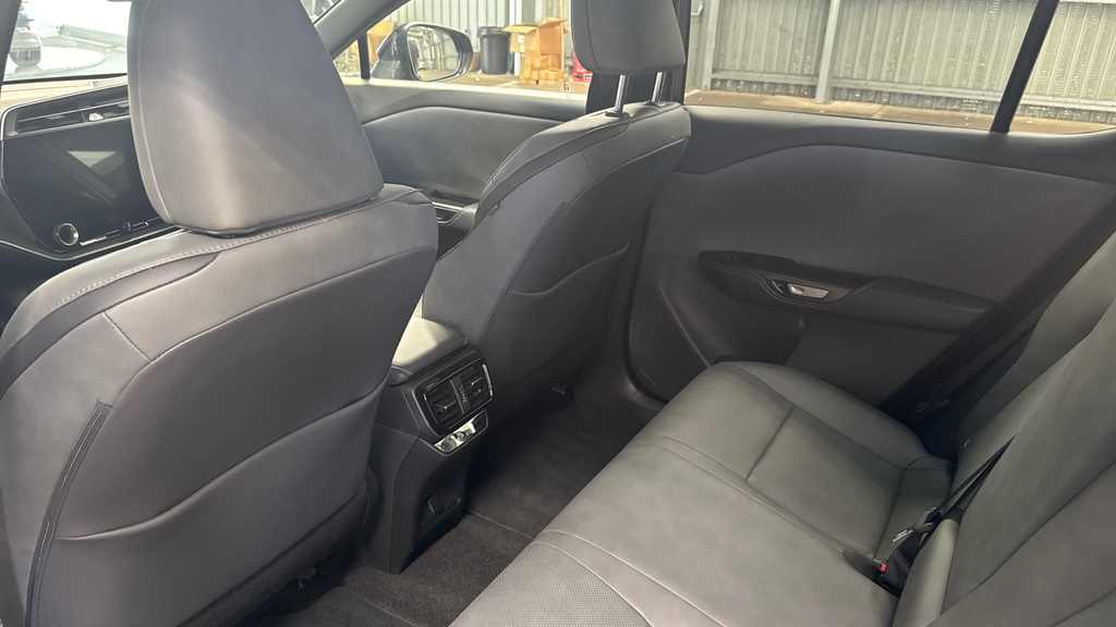 Lexus RZ 300E 71.4Kwh Premium Plus Silver #14