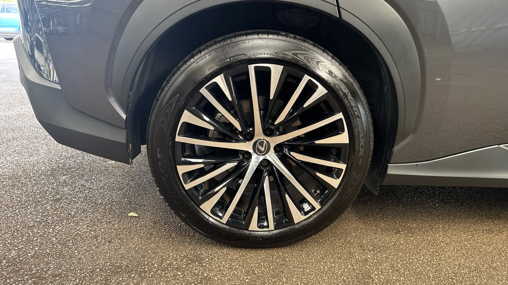 Lexus RZ 300E 71.4Kwh Premium Plus Silver #19