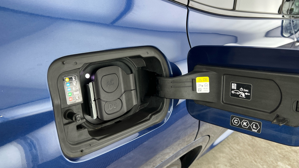 BMW iX3 80Kwh M Sport Pro Blue #33
