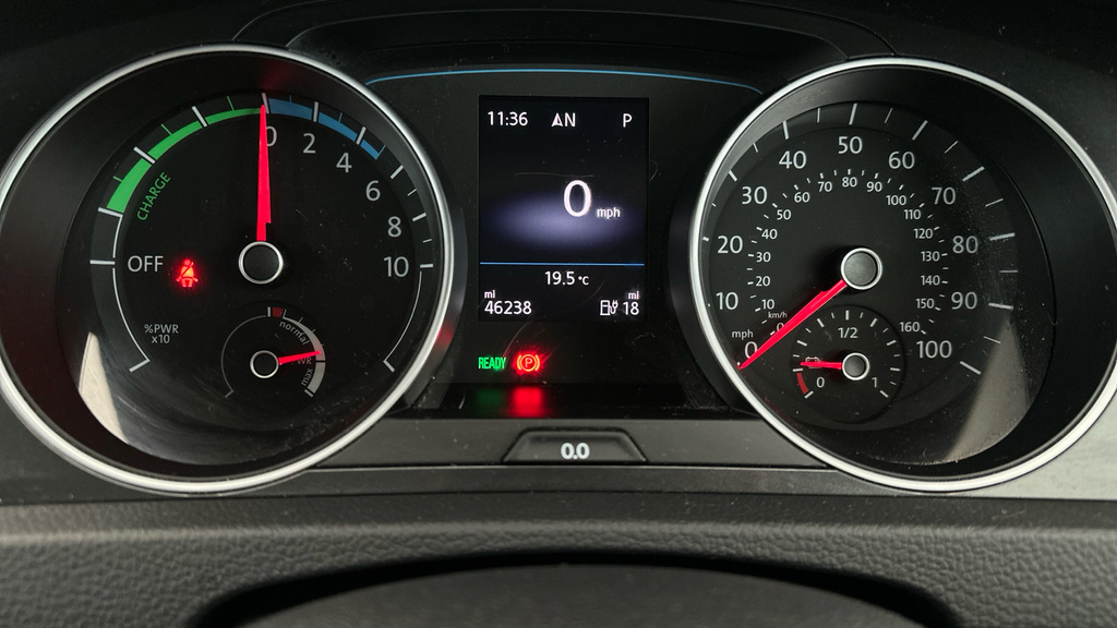 Volkswagen e-Golf Hatchback 136 Ps Silver #4