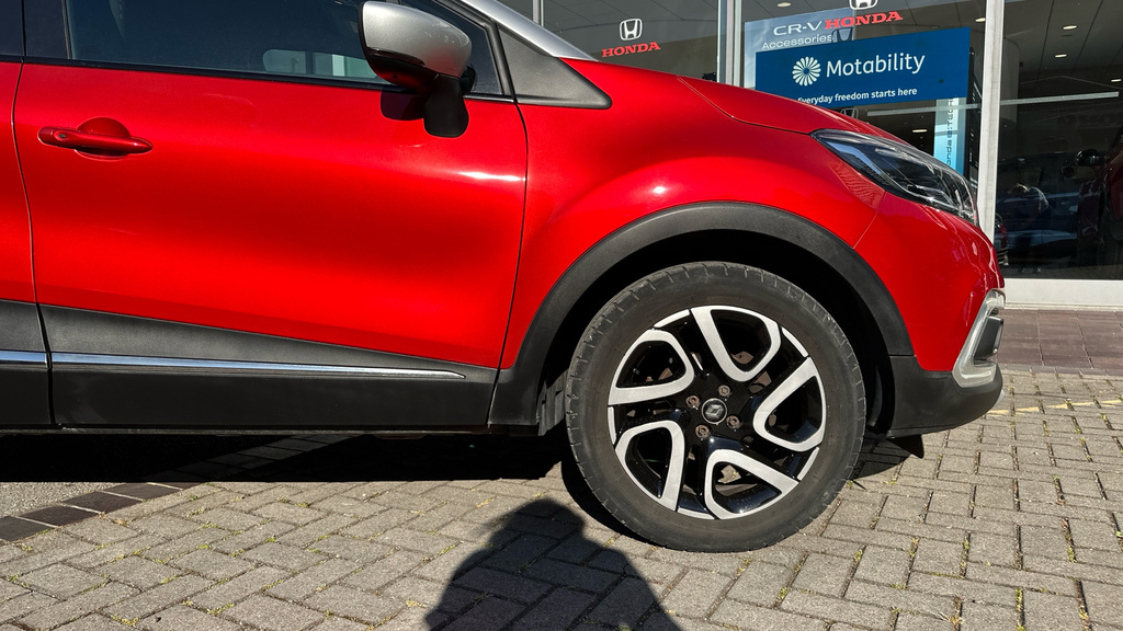 Renault Captur 1.5 Dci 90 Iconic Edc - Suv 5 Seats Red #25