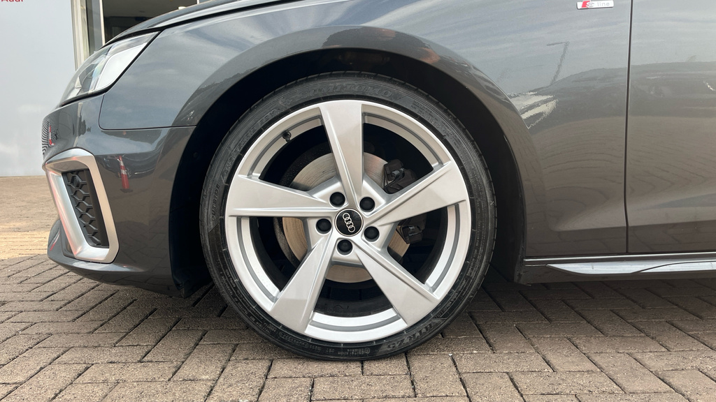 Audi A4 Avant Tfsi 35 Black Edition Grey #18