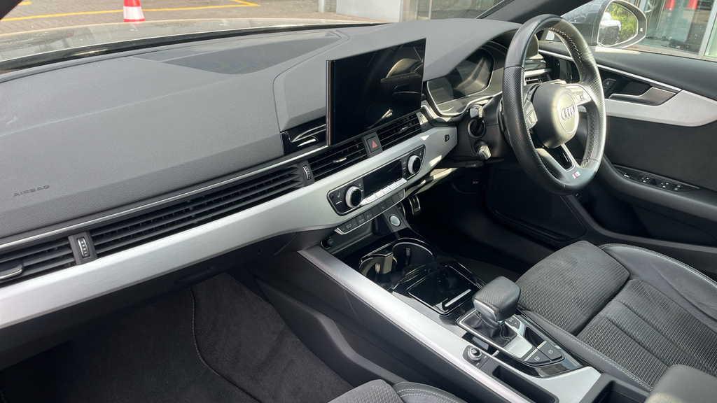 Audi A4 Avant Tfsi 35 Black Edition Grey #10