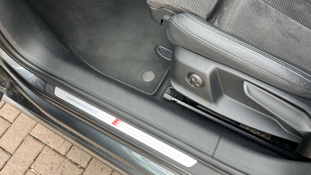 Audi A4 Avant Tfsi 35 Black Edition Grey #45