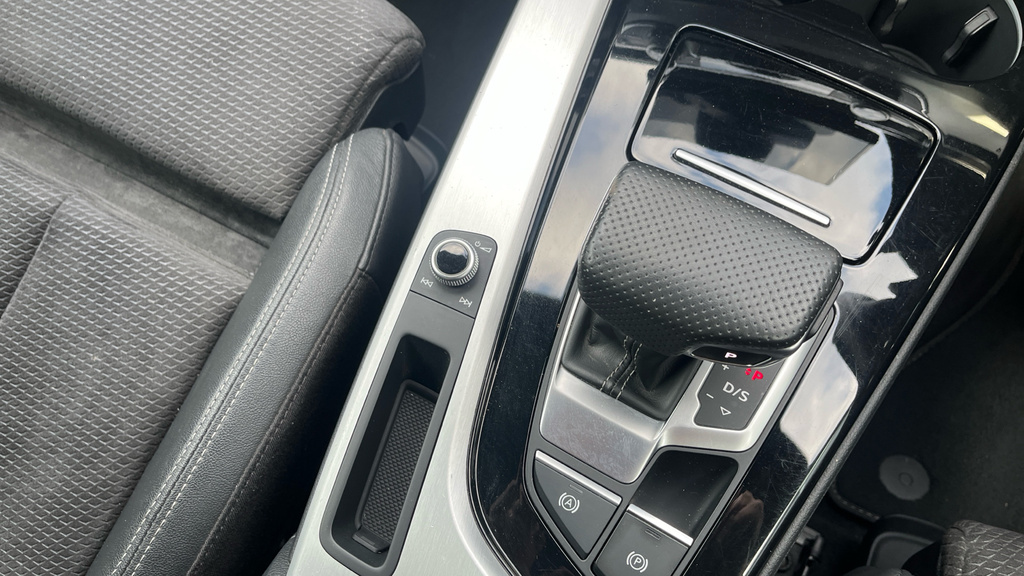 Audi A4 Avant Tfsi 35 Black Edition Grey #30