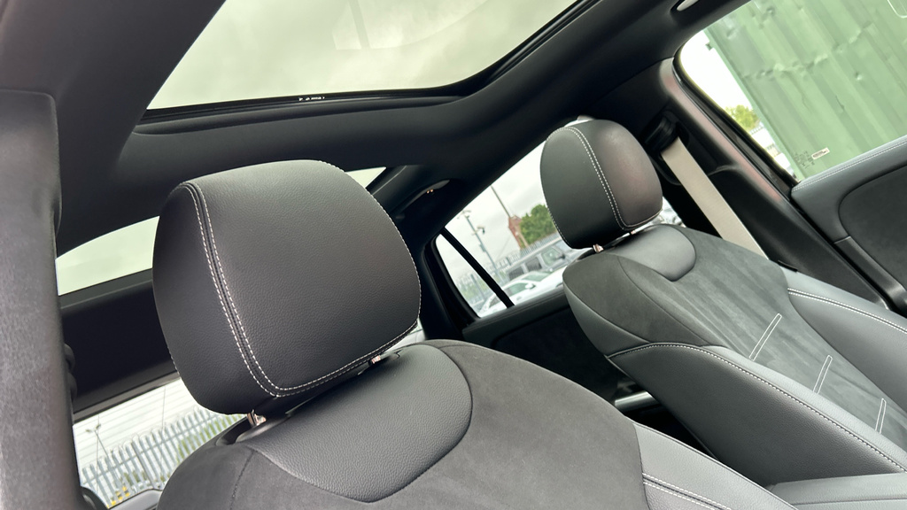 Mercedes-Benz GLA Class 35 4Matic Premium Plus Grey #41