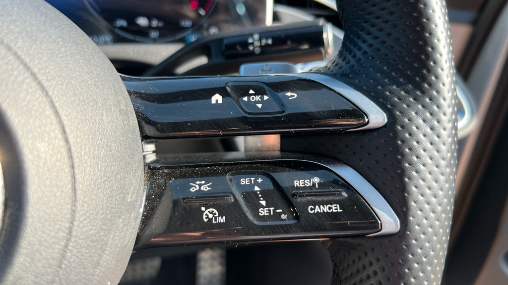 Mercedes-Benz E Class E200 Exclusive Premium 9G-tronic Black #10