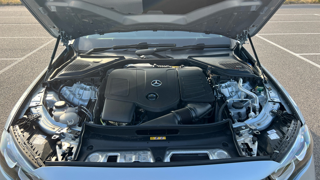 Mercedes-Benz E Class E200 Exclusive Premium 9G-tronic Black #23
