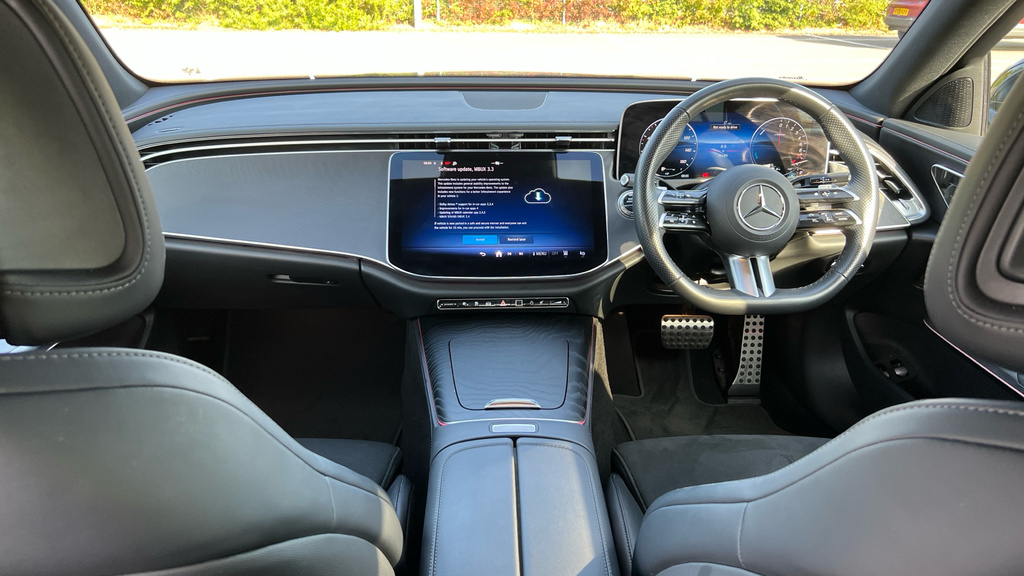 Mercedes-Benz E Class E200 Exclusive Premium 9G-tronic Black #13