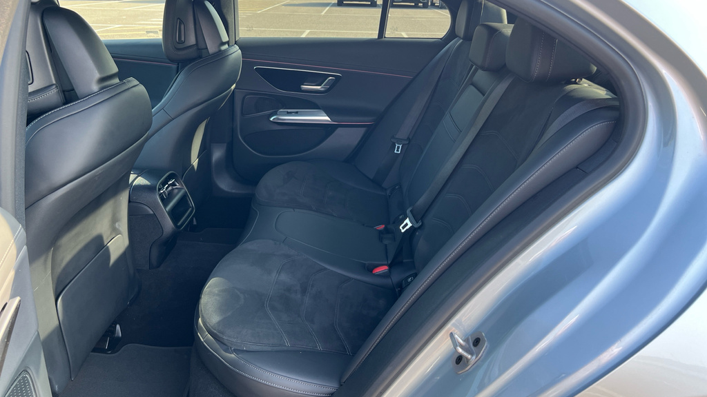 Mercedes-Benz E Class E200 Exclusive Premium 9G-tronic Black #20