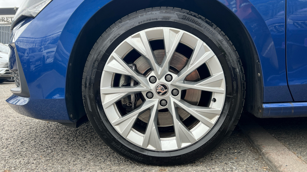 Skoda Superb 1.5 Tsi E-tec Se L Dsg White #25